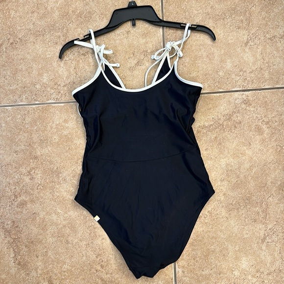 Summersalt The Contrast Swimsuit - Picture 8 of 10